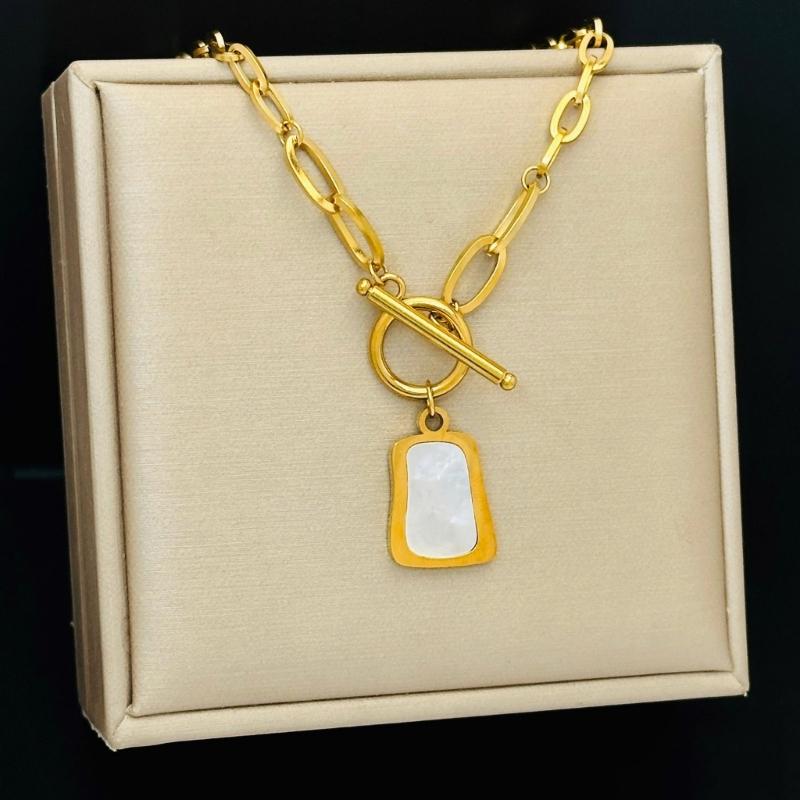 Modern White Shell Charm Necklace Titanium Steel OT Buckled Chain Comfortable Everyday Jewelry Accessory