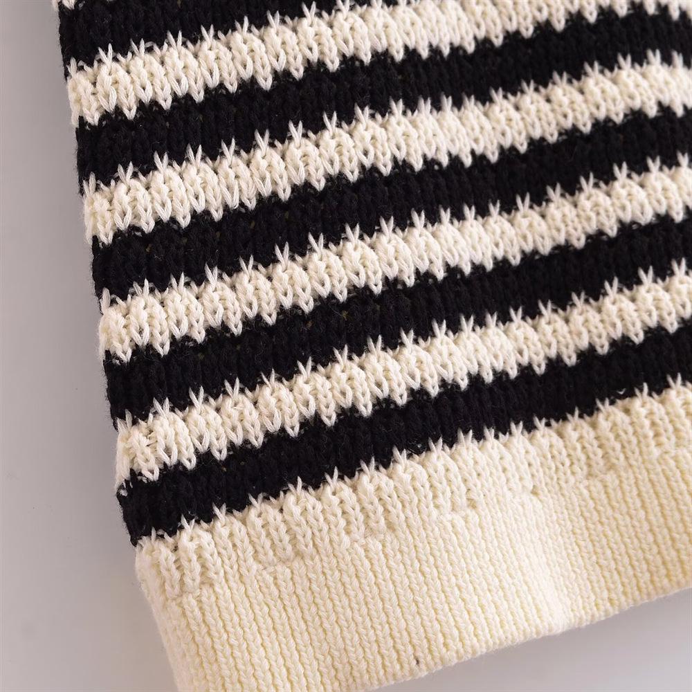 2025 Spring/Summer Women's Striped Short-Sleeve Polo Collar Knitted Sweater - Casual & Versatile