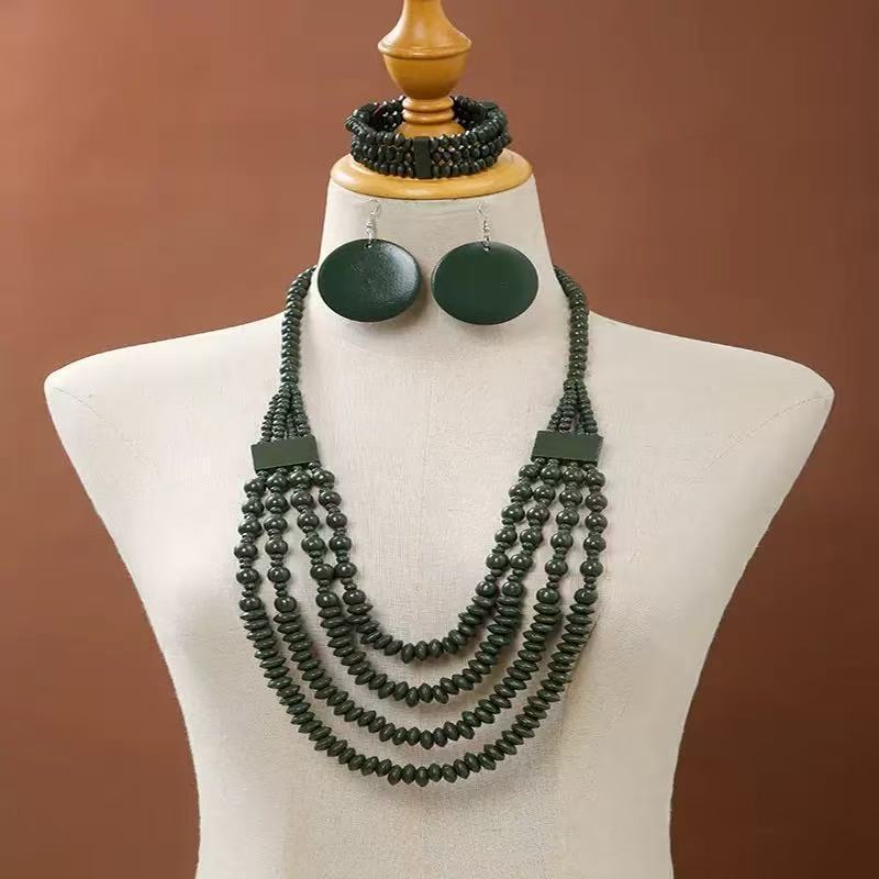Collana multistrato in lega stile etnico bohémien con ciondolo in legno per donna