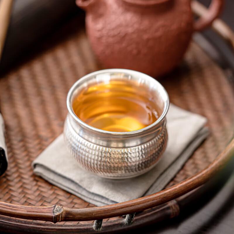 

SUSHI CERAMICS Gilded Silver Ceramic Teacup