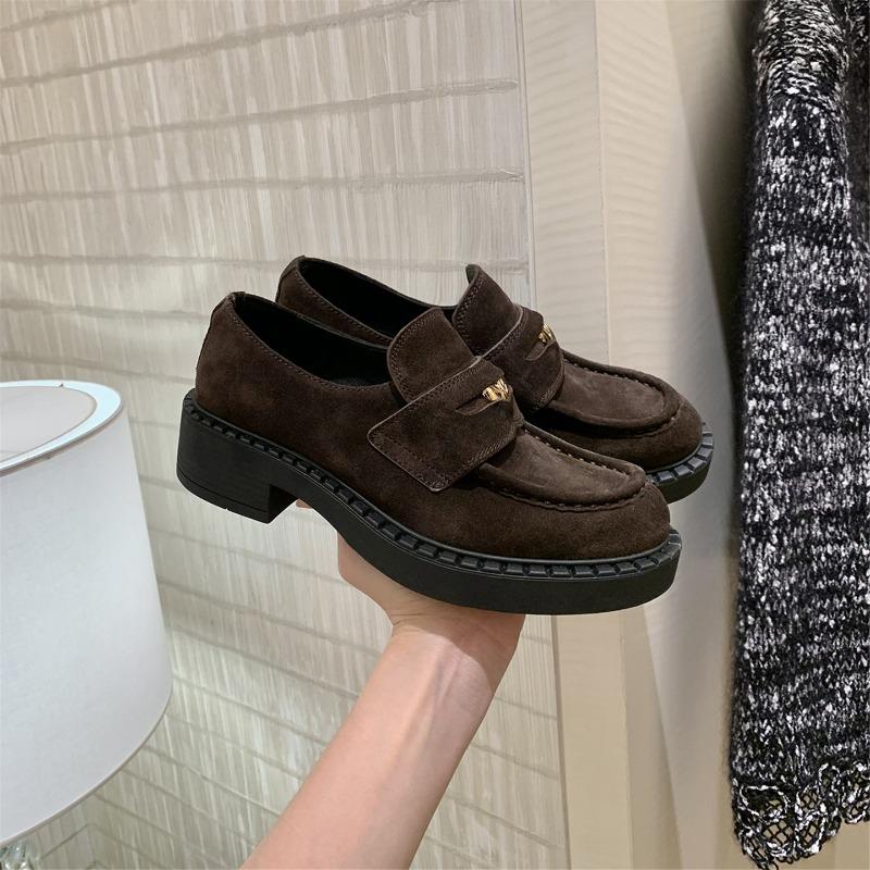 

Cowhide~ Xinhengzhan women s shoes with thick soles increase in height cm small leather shoes women s noble small gold coins are lazy with one foot 40