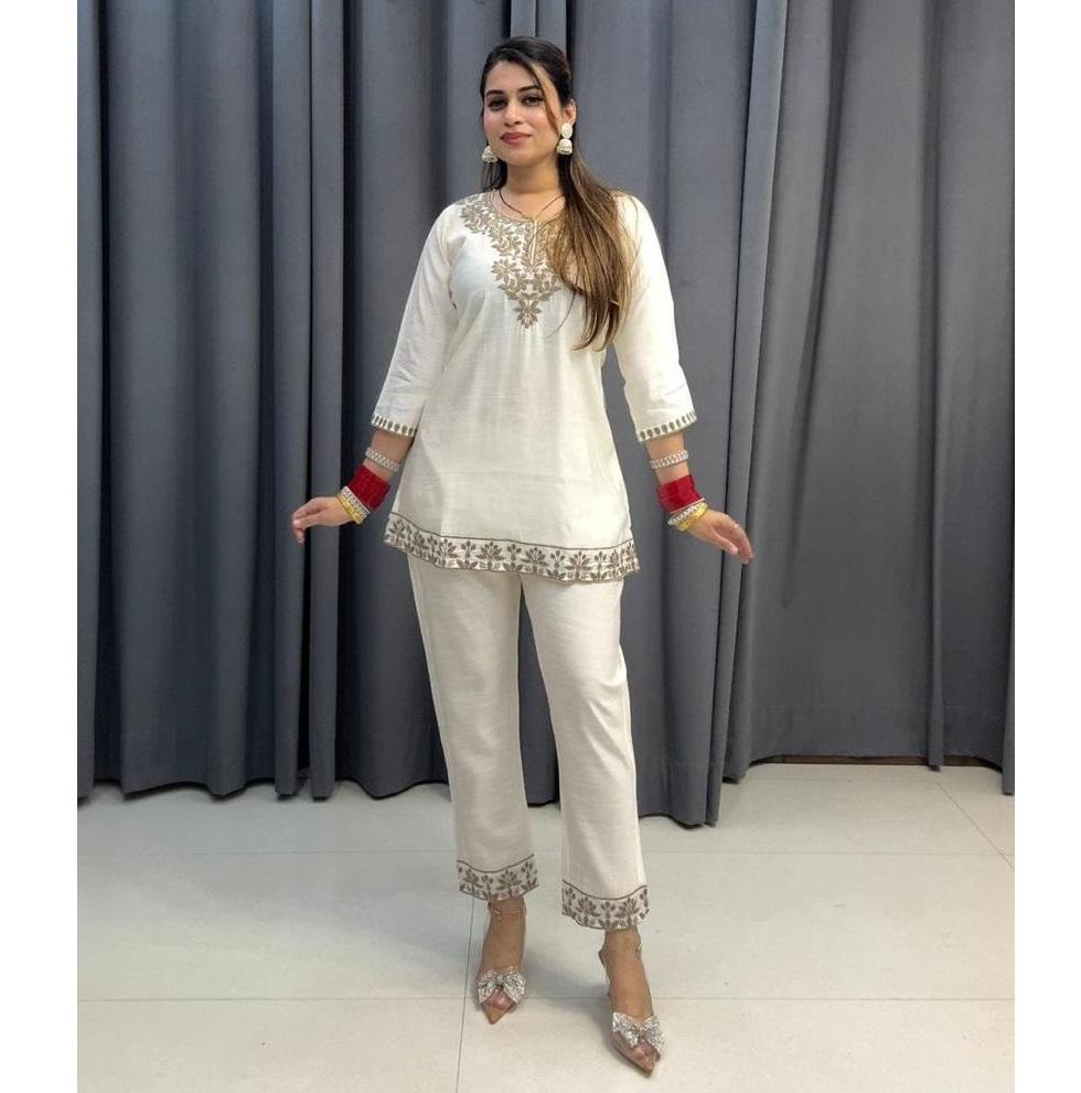 Ensemble Cordon Designer Indien pour Femmes en Pur Coton Style Chikenkari Vêtement de Fête Bollywood Kurti