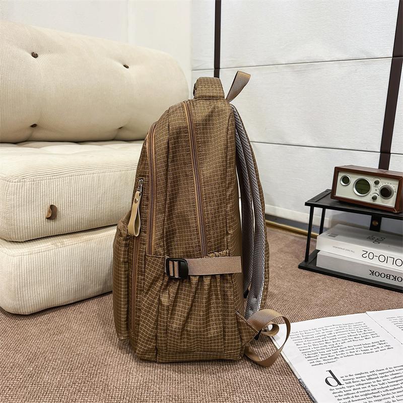 Vintage Plaid Backpack Large Capacity Lightweight School Bag for Junior High School Students