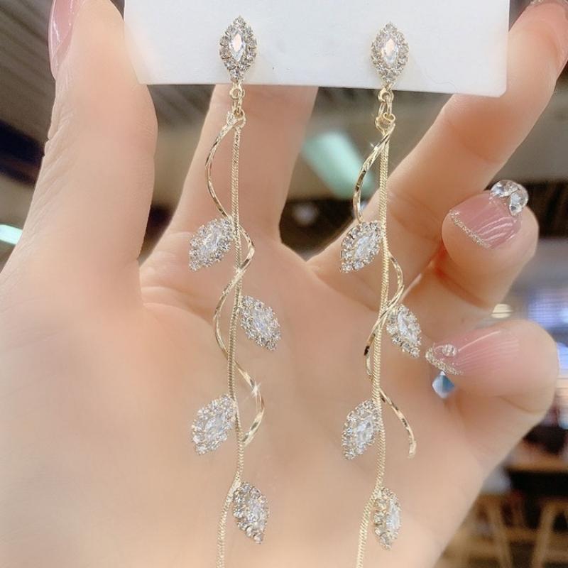 Fashionable Spiral Leaf Earrings with Long Style and Versatile Temperament, New Trendy and Personalized Earrings