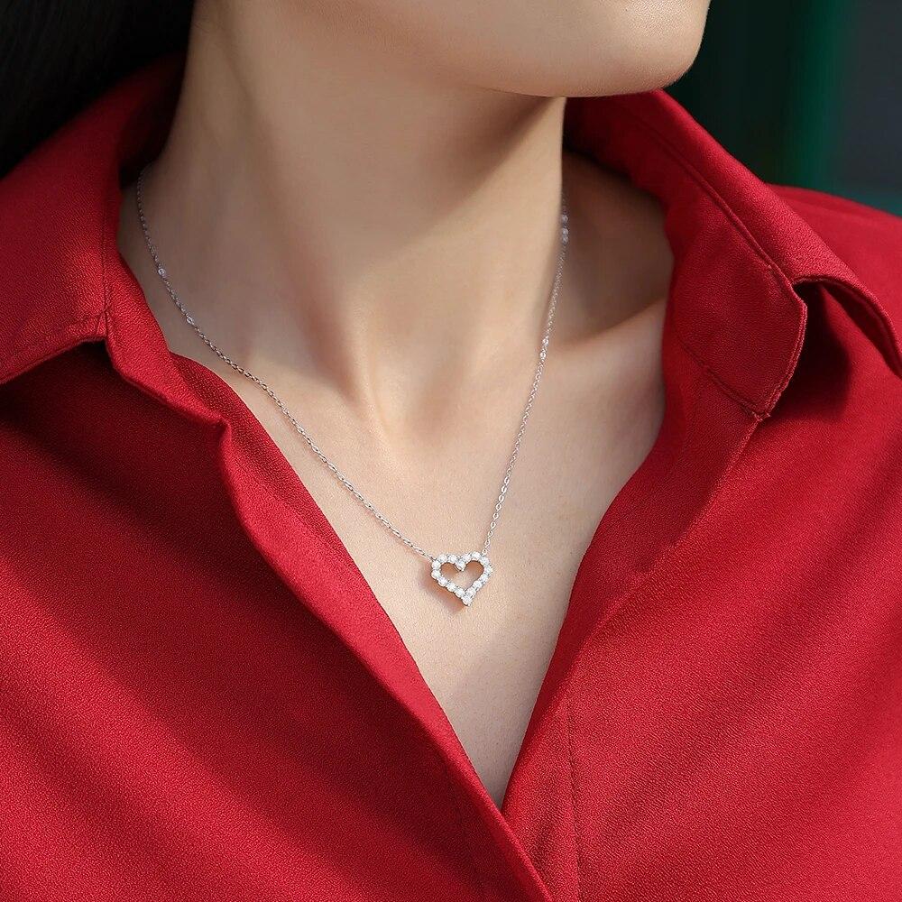 Korean Fashion Heart Shaped Moissanite Pendant Necklace for Women S925 Silver Diamond Clavicle Chain Birthday Party Jewelry Gift