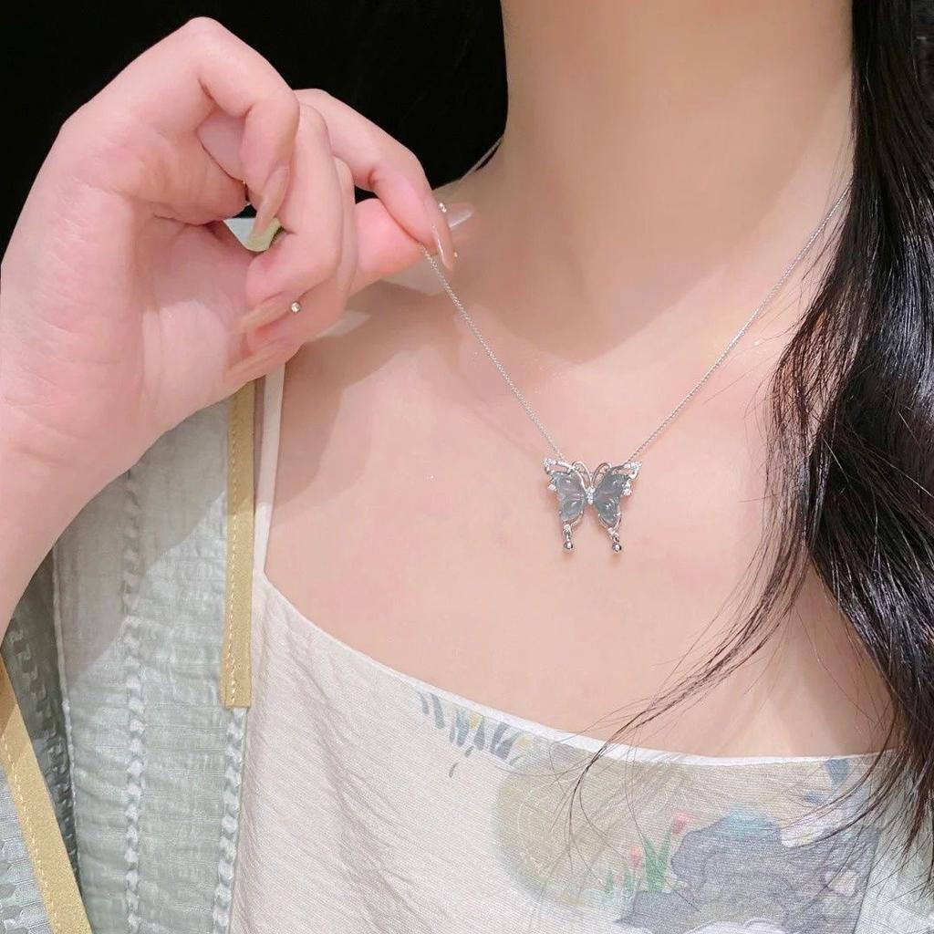 Break the cocoon and become a butterfly~ Ice through butterfly necklace Women's niche design collarbone chain Exquisite high-value necklace