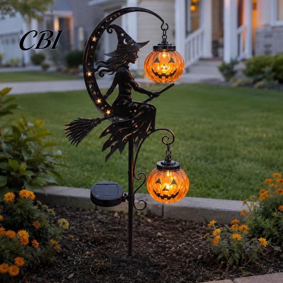 Outdoor Gruselige Landschaftsbeleuchtung Halloween Solar Gartenstableuchte, Hexe Kürbis Mondlaterne, Dekorative Wegleuchten IP44 Wasserdicht Metall