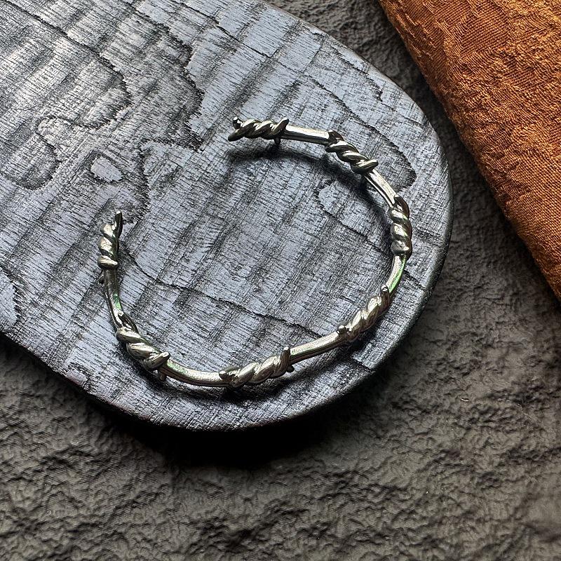 Trendy Minimalist Inspiration Twist Open Bangle - Unisex Titanium Steel Jewelry