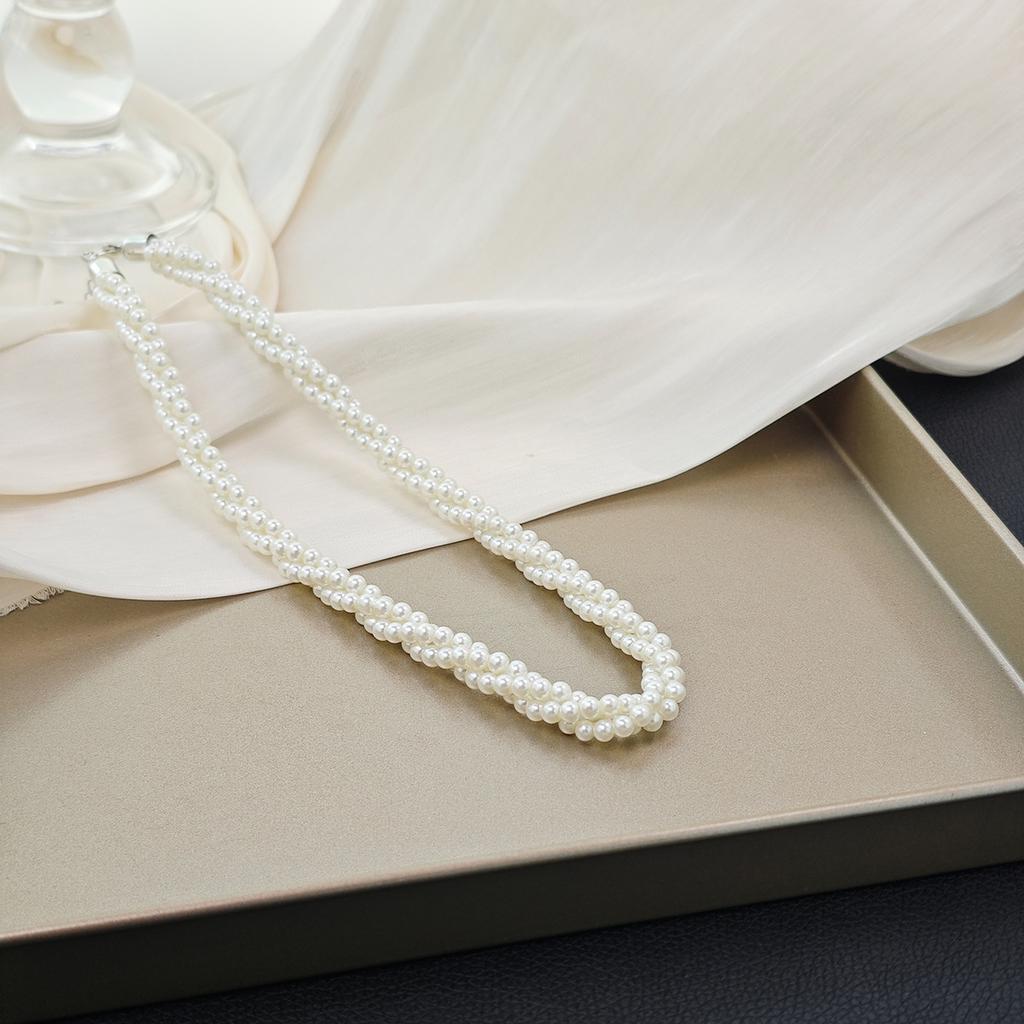 French Retro Multi-layer Winding Twist Pearl Necklace, Light Luxury and High Sense, Simple and Versatile Millet Bead Collarbone Chain