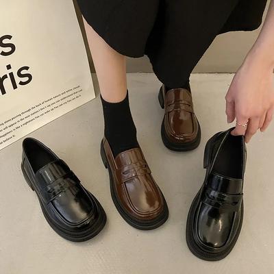 Übergröße Lederschuhe Damen Frühling Neue Mode Retro Britischer Stil Lederschuhe Runde Zehenpartie Dicke Ferse Weiche Sohle Einzelner Schuh