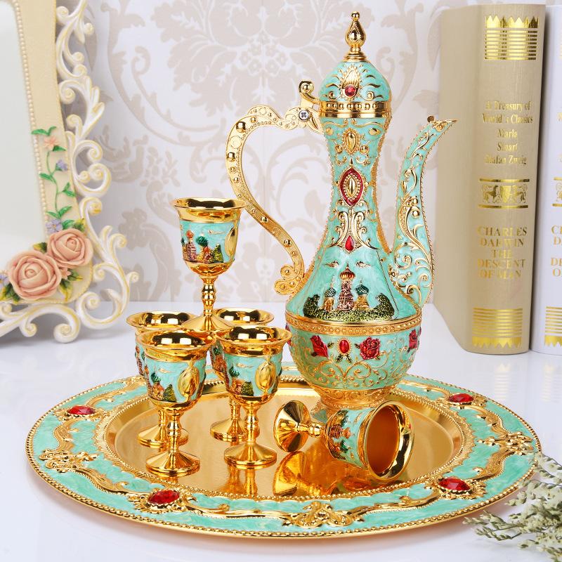 Sada na víno Evropská keramická napodobenina starožitnosti sklenice na víno Baijiu hrnec na víno kreativní kovová sklenice na víno dárková sada