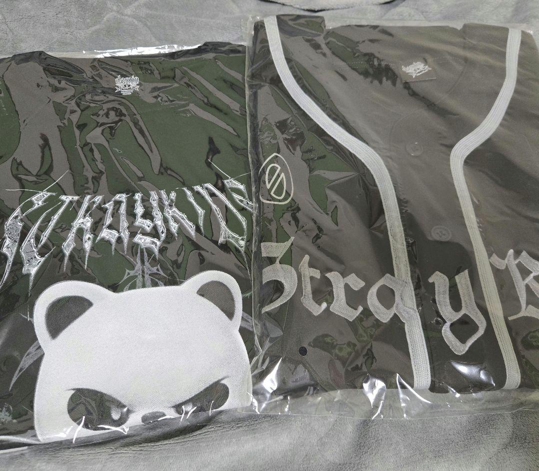 

[USED] Stray Kids EVIL SKZOO Hyunjin Dark T-shirt Uniform