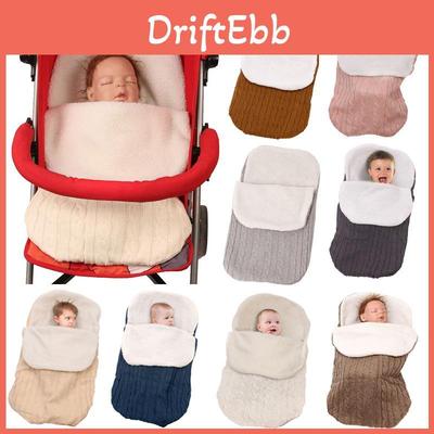 Coperta avvolgente per passeggino all'uncinetto squisito per il massimo comfort