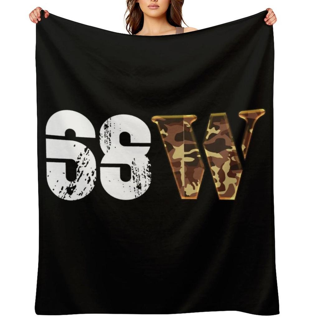 68W Combat Medic U.S. Army Badge, Funny Military Doctor Nurse Gift Throw Blanket Heavy anime Quilt Luxury Brand Blankets