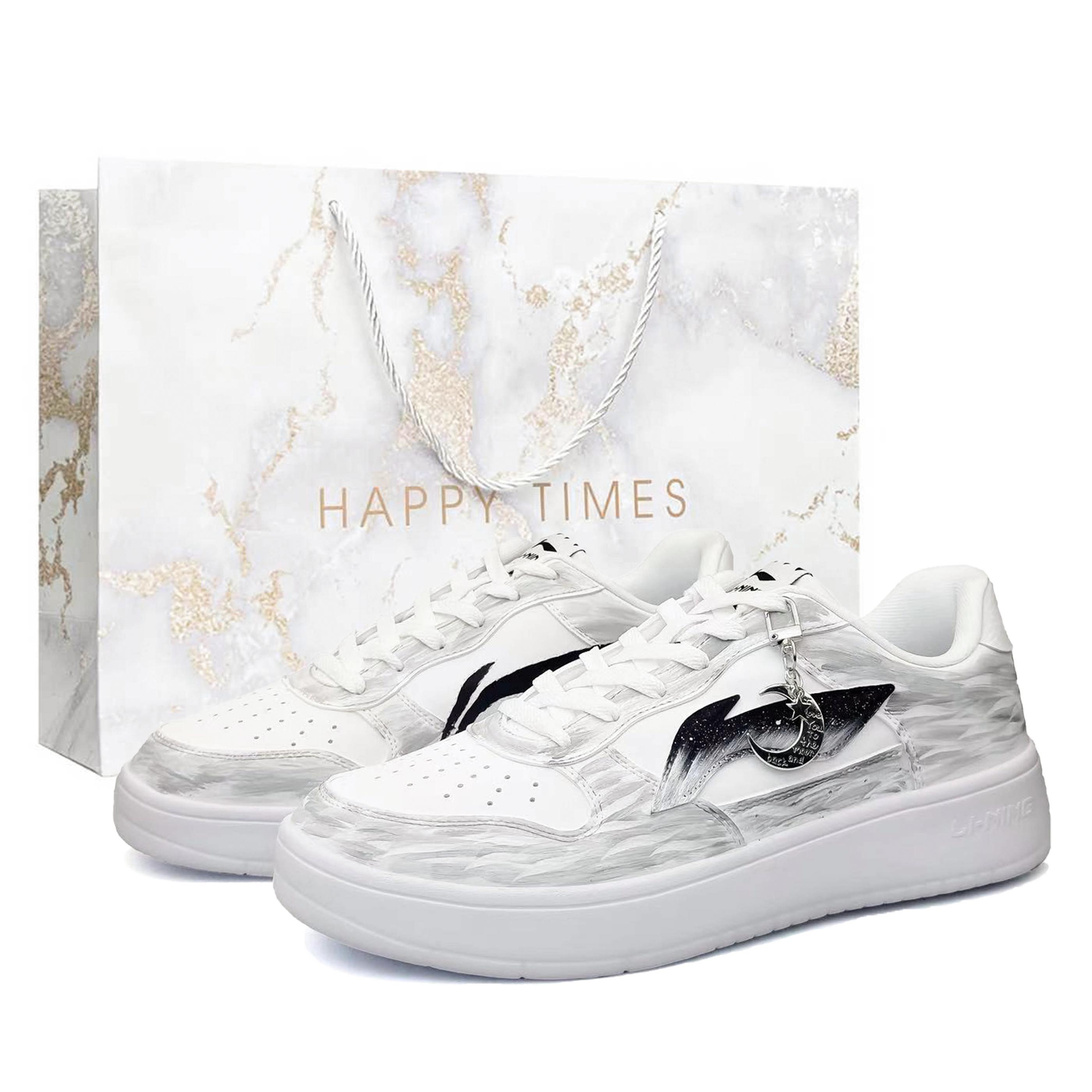 

Li Ning Floating Boat Shopping Bag, Starry White Wings Slip Resistant, Abrasion Resistant, Lightweight Low top AGCS419-1(Team1532-SBOX) 39