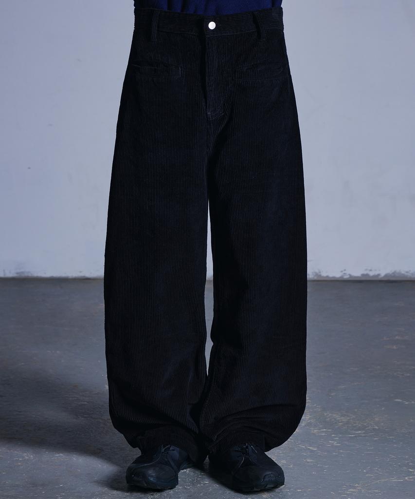 Seukeulaeteulpigsel Corduroy Front Pocket Curved Pants [Black]