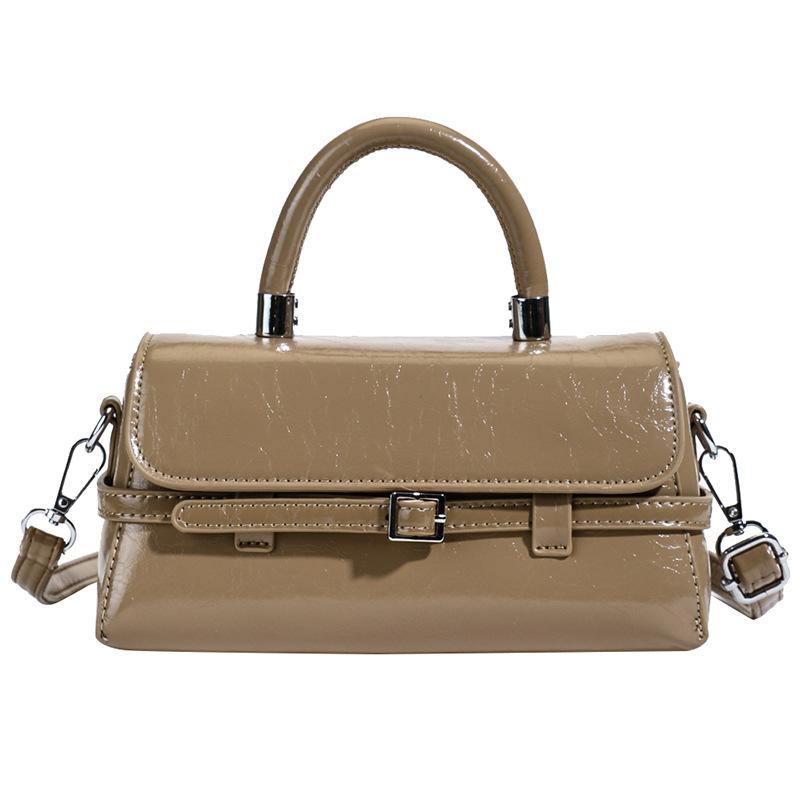 High-end hand carry small square bag women's 2025 spring new fashion simple shoulder bag trendy casual messenger bag