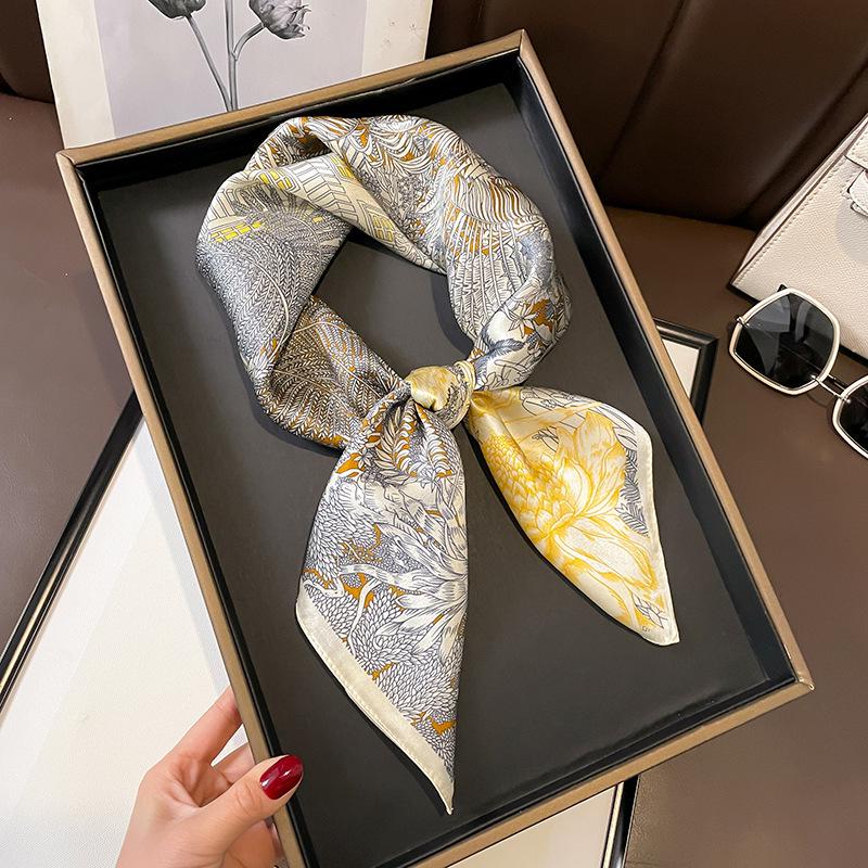 Korean Style Sweet Green Floral Butterfly Faux Silk Scarf - Women’s Versatile Spring/Summer Neck Scarf, 70cm Square.