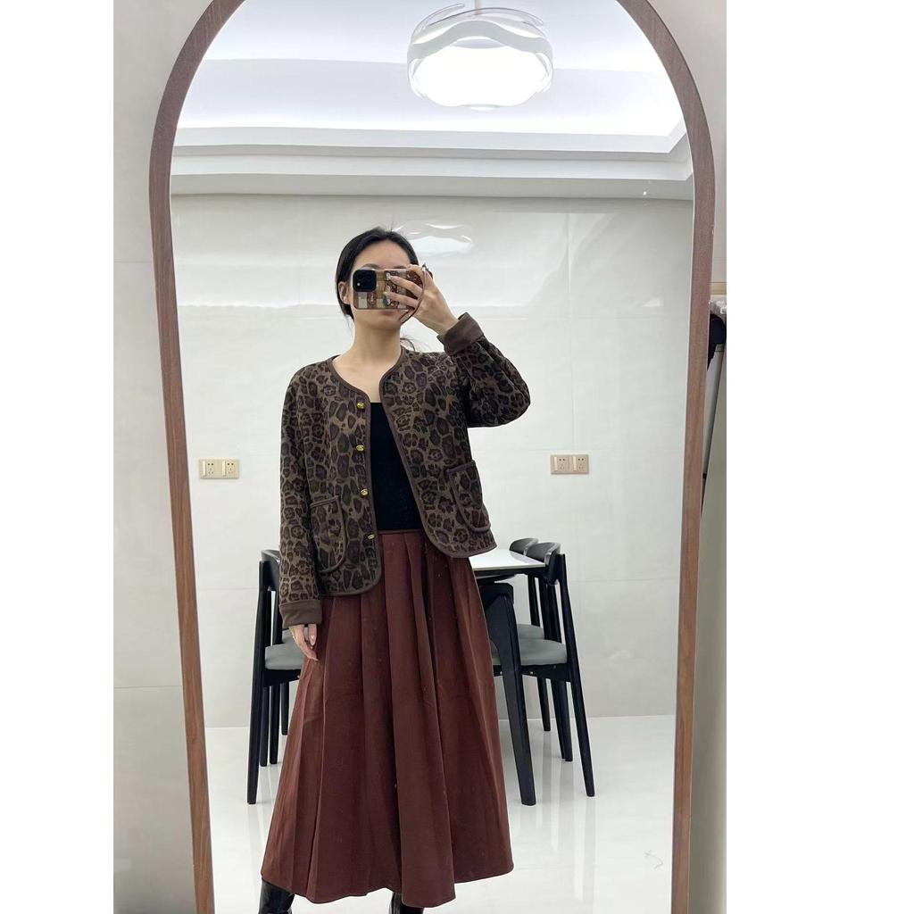 Women's Fleece-Lined Leopard Print Jacket: 2025 Autumn/Winter, Slimming Korean Style, Fashionable & Elegant, Thickened & Loose, Short Design.