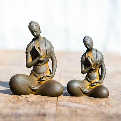Japonská železná figurka zazenového Buddhy miniaturní litinová socha mnicha Stolní meditační socha Buddhy pro domácí zenovou výzdobu