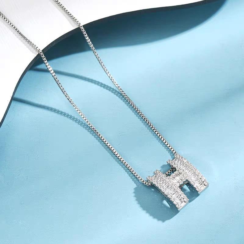 

Подвеска из позолоченной меди с бриллиантом, ожерелье H - Элегантный минималистичный женский аксессуар