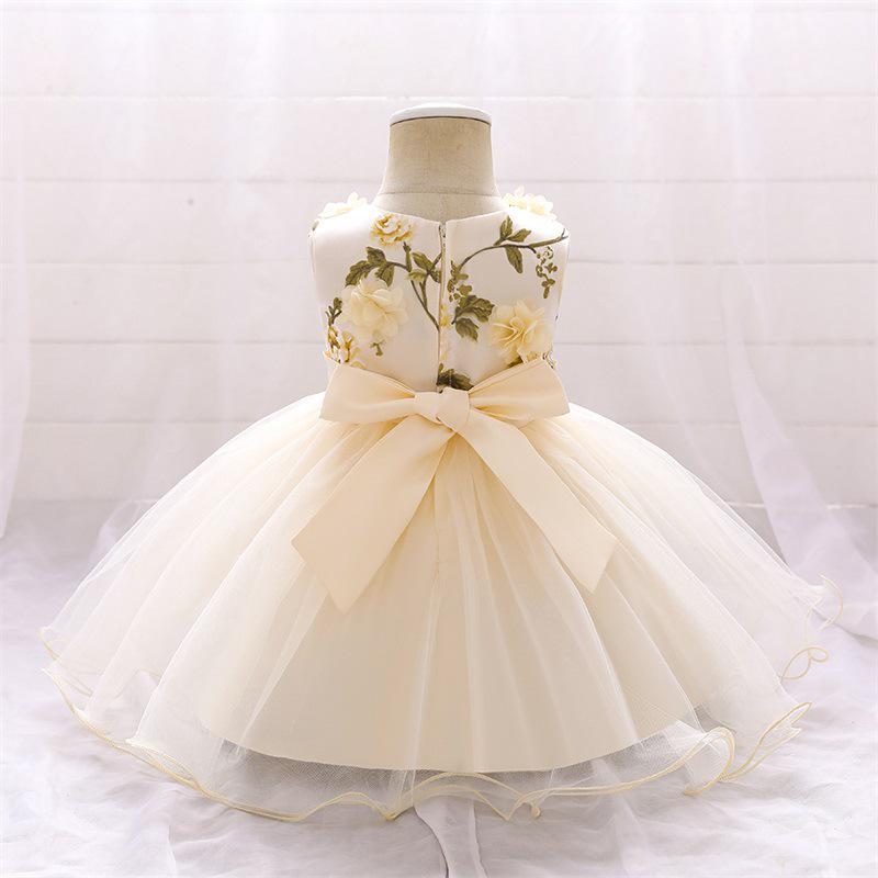 Chic Princess Birthday Dress: Fluffy Tulle, Bow, and Appliqué Design for Girls