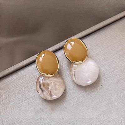 Khaki Hong Kong Style Fashion Earrings: 2023 High-End, Light Luxury Design for Women
