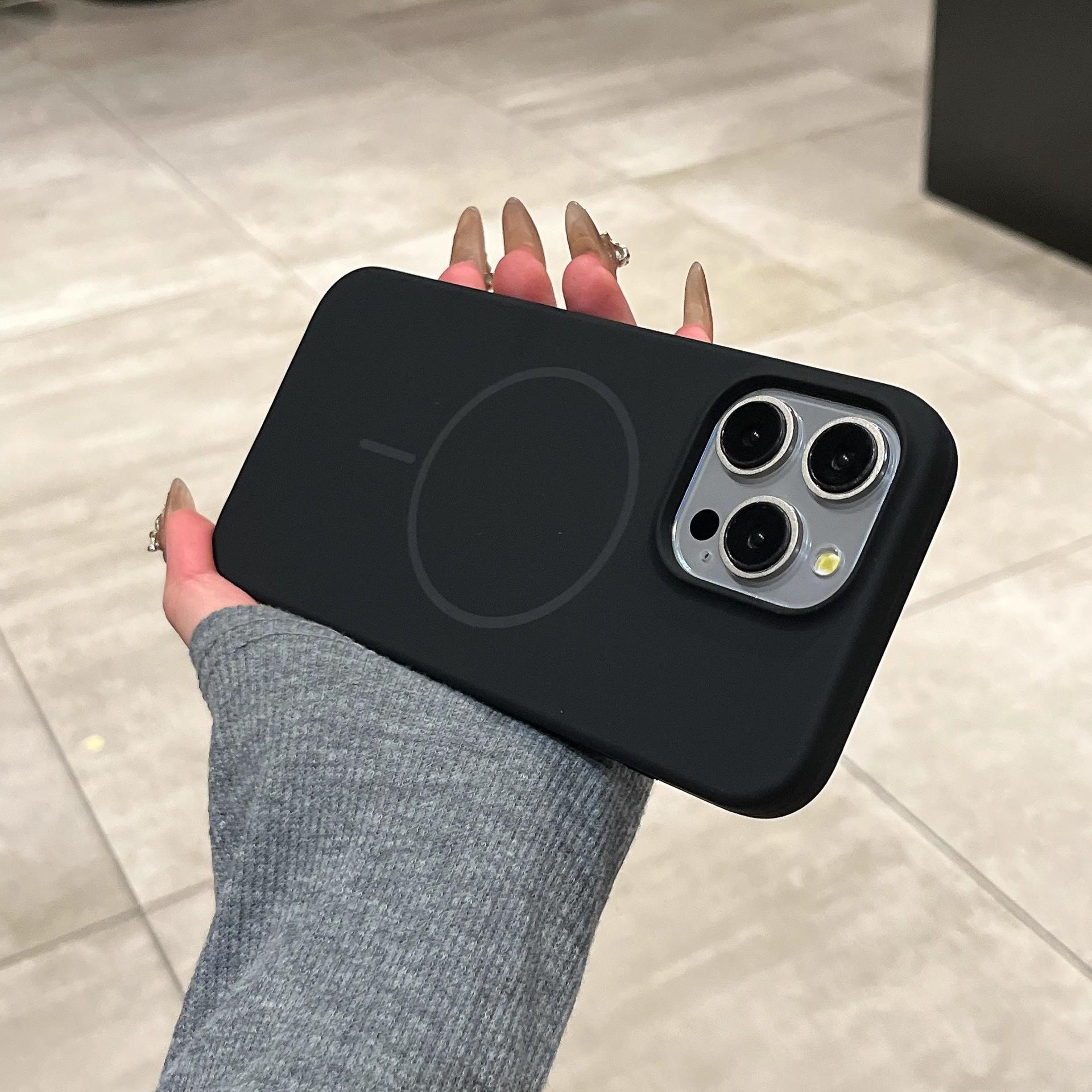 

Applicable To Apple 17 ProMax Liquid Magnetic Suction Phone Case High Level IPhone 16 Silicone 15 Drop Protection Case iPhone12proMax