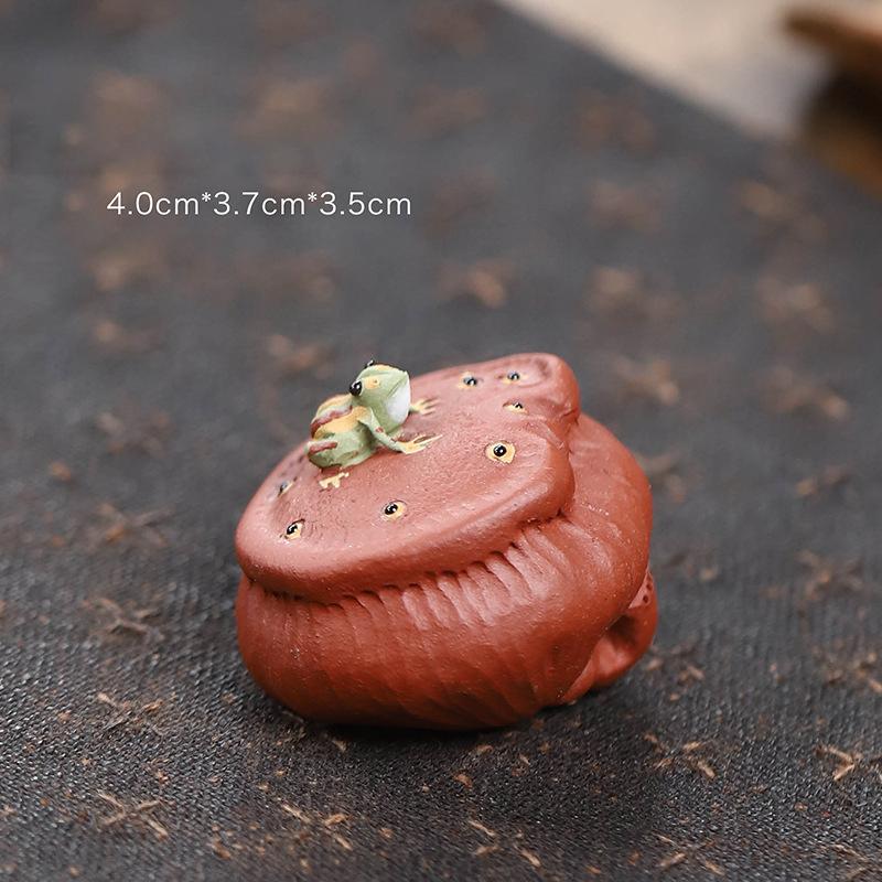 Lucky Purple Clay Small Frog Statue Tea Pet Tea Art Ornaments Chinese Kung Fu Tea Handicrafts Tea Ceremony Decor Accessories