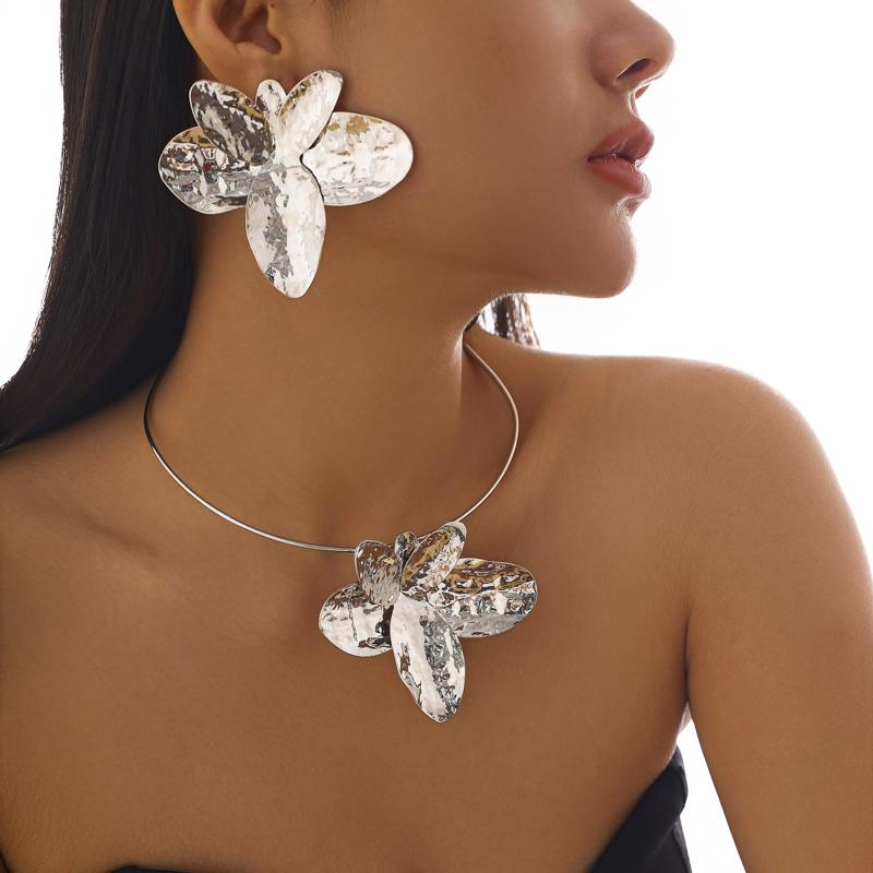 Ingemark Exaggerated Punk Large Flower Torques Necklace Petal Stud Earrings for Women Grunge Jewelry Set Steampunk Party Gift