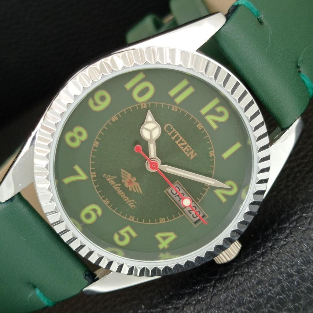 VINTAGE REFURBISHED CITIZEN AUTOMATIC 8200 JAPAN MENS GREEN DIAL WATCH a447163-1