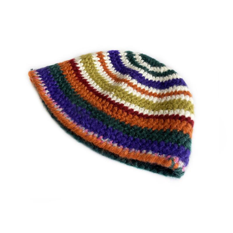 Bonnet rayé coloré pour femme, tricoté au crochet, motif coloré, accessoire tendance et décontracté d'hiver