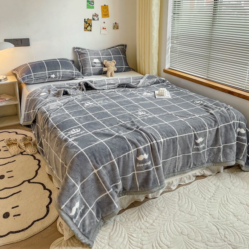 Summer Ice Silk Cool Thin Quilt Comforter Soft Air Conditioning Quilt/Duvet/Blanket Bed Duvets 150 Single Bed Quilt
