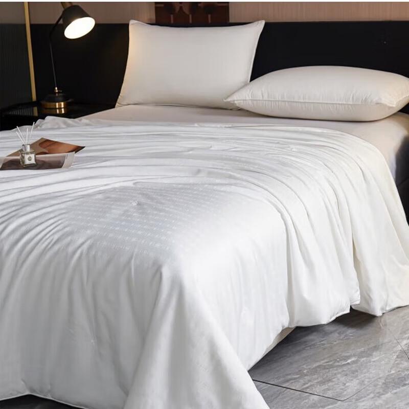 Hongdou National Style Silk Blend Quilt