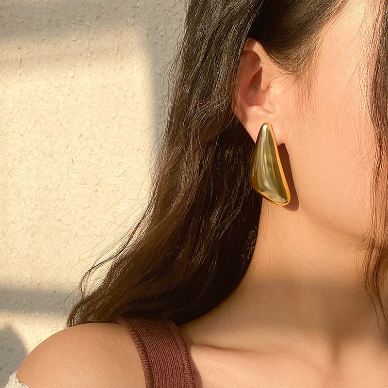 Vintage Metal Irregular Twisted Stud Earring for Women Trend Gold Color Geometric Piercing Earring Zircon Accessories 2024 New