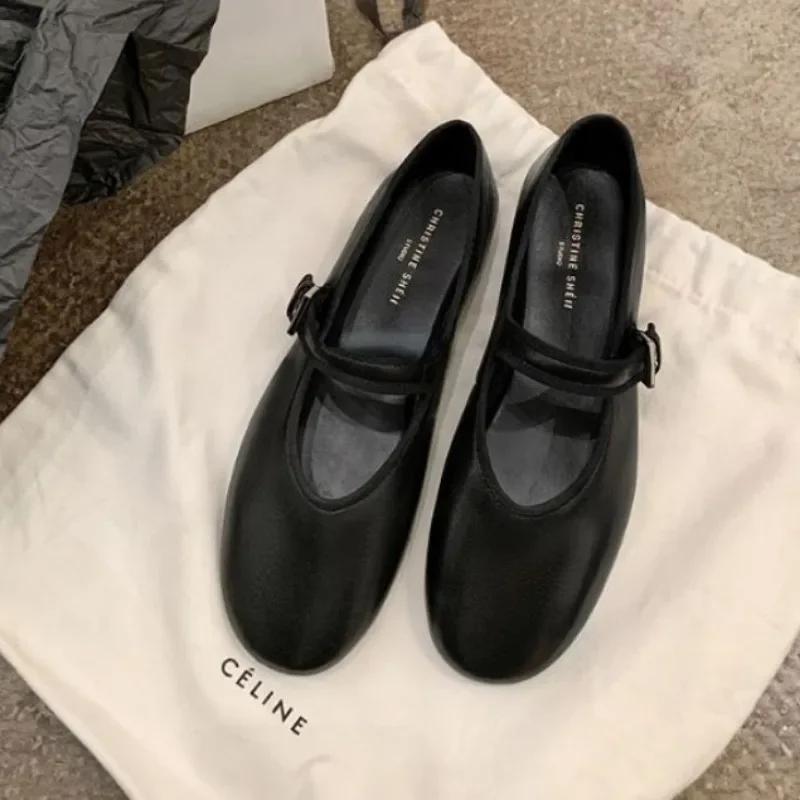 Spring and Autumn Soft Sheepskin Single Shoes Women's New Flat Bottom Buckle Straps Mary Jane Pumps Shoes Woman's Grandma Shoes