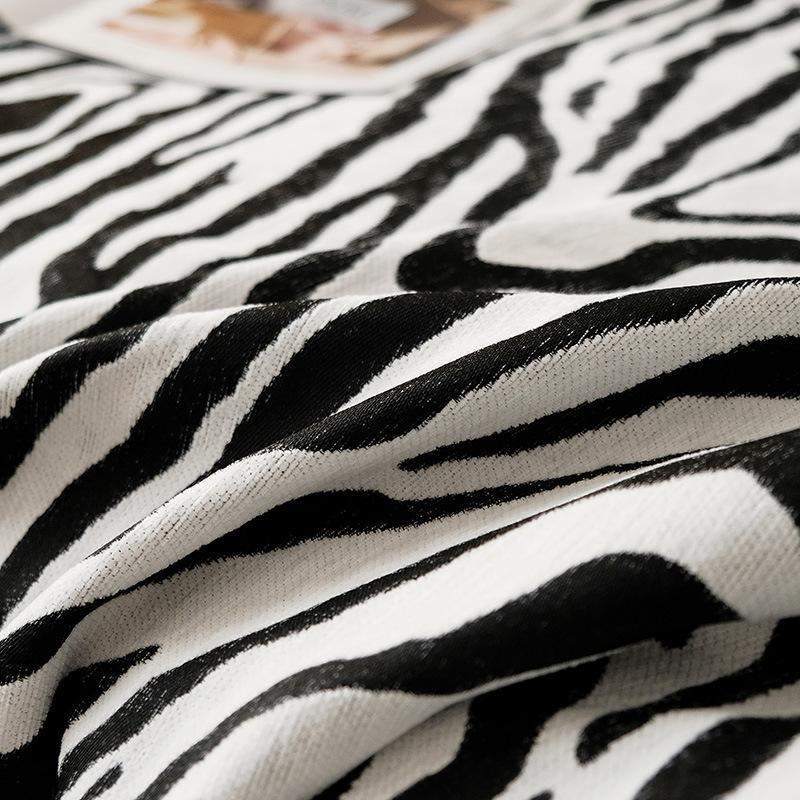 1.8 M Wide Chenille Zebra Pattern Fabric Chenille Cloth Sofa Cover Towel Black and White Geometric Flower