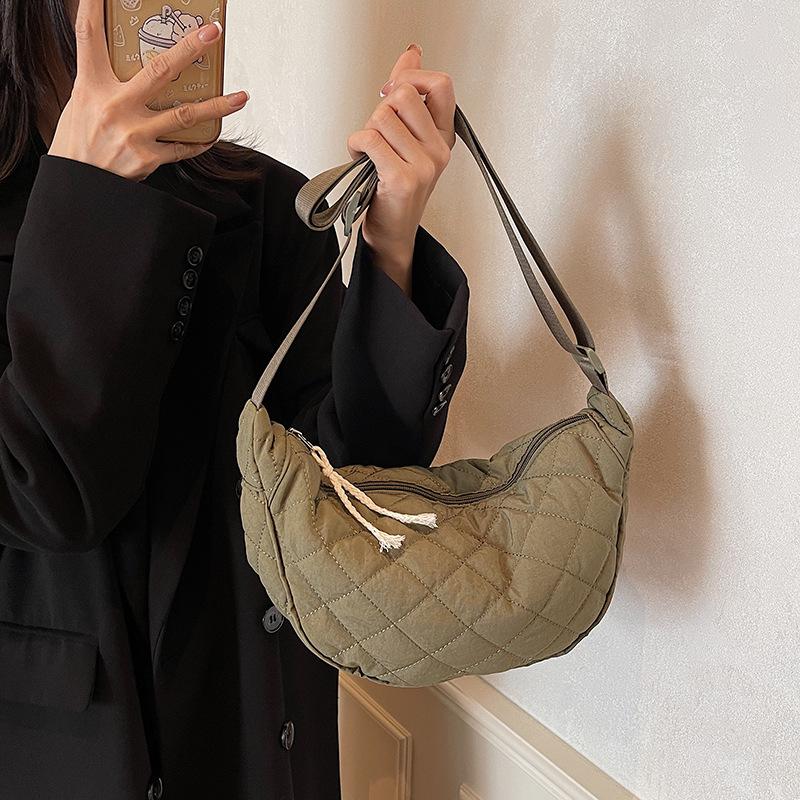 Popular armpit bag autumn and winter new popular fashion canvas light commuter shoulder dumpling bag women