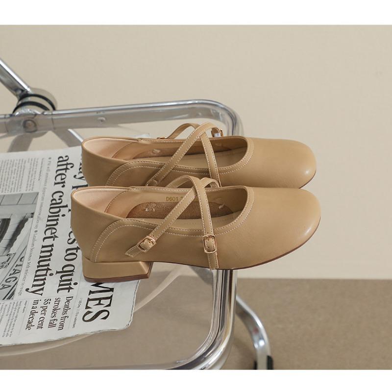 Women's soft soled thick heels round toe shoes