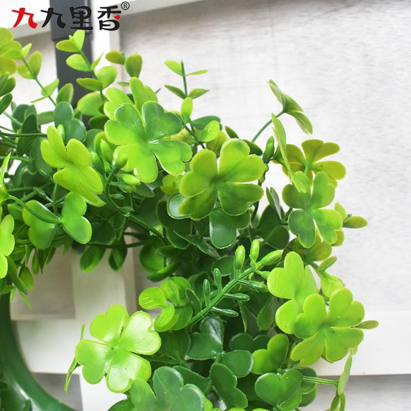 Small Green Shamrock Wreath Door Decor Plastic Artificial Garland St. Patricks Day Hanging Ornament