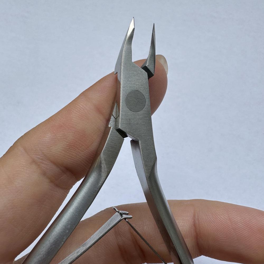 3mm Stainless Steel Cuticle Nippers for Nail Salons 4.5mm Blade