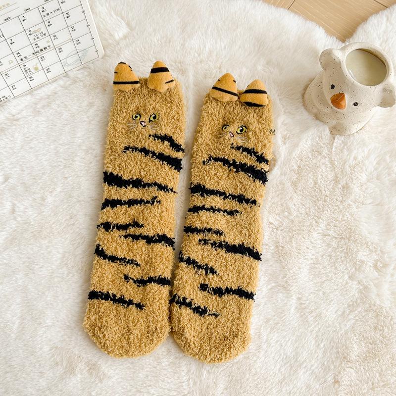 Korallenfleece-Socken Damen Winter Verdickt Dreidimensionale Ohren Schwanz Niedlich Halb-Fleece Boden Schlaf-Socken