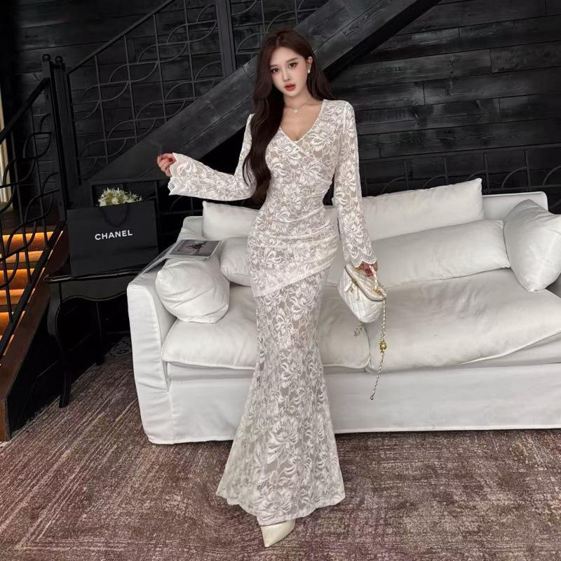 Lace Splice Deep V-Neck Mermaid Long Dress