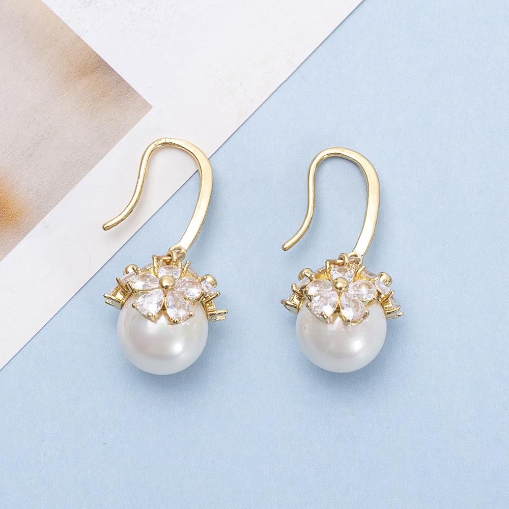 French-Style Copper Zircon & Imitation Pearl High-Shine Earrings - Light Luxury Christmas Jewelry
