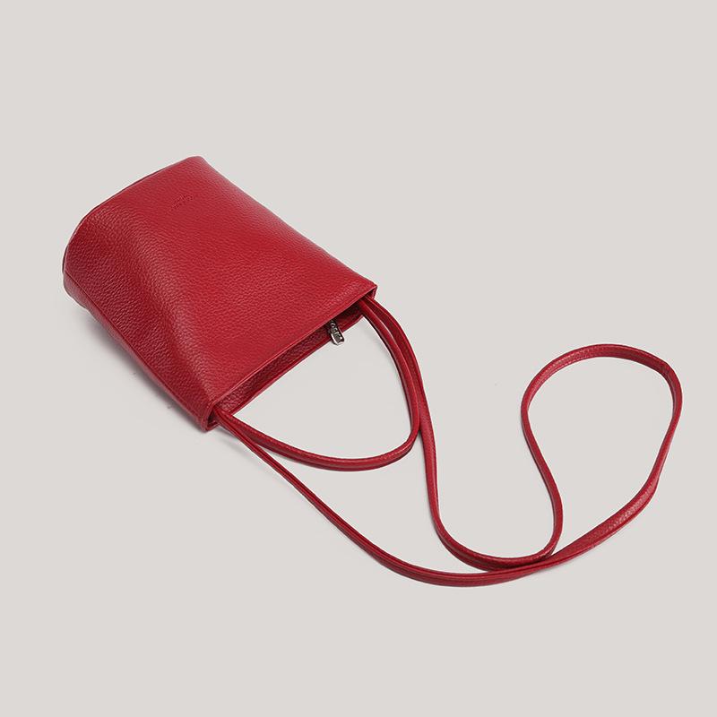 Hand Carrying Bucket Bag Women 2025 New Korean Version of Simple Casual Shoulder Bag Niche Trend Versatile Design Underarm Bag