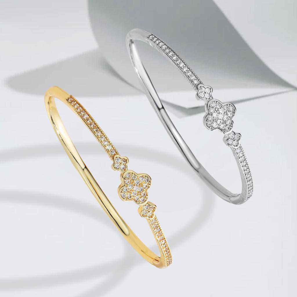 2026 Baby's Breath Bracelet Clover Women's European and American Light Luxury Niche Design Jewelry