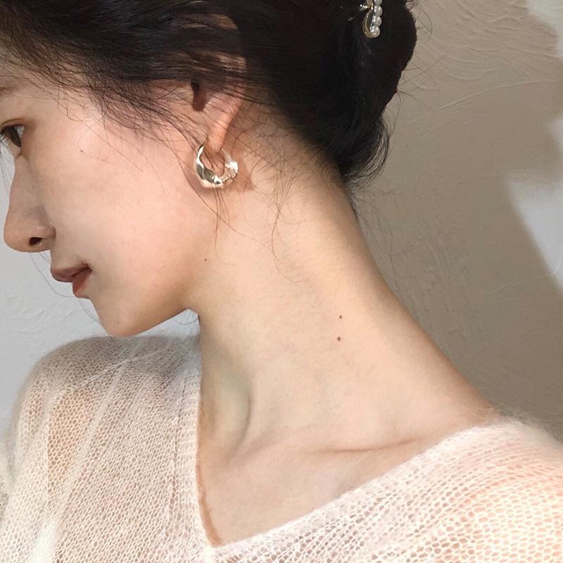 Irregular Folded C-shaped Earrings Unique Glossy Concave-convex Cold Wind Personality Elegant Classic Accessories Women's Fashion Earrings