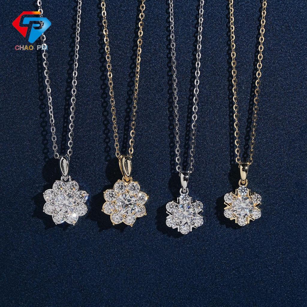 Elegant Moissanite Flower Necklace: 1 Carat 8 Hearts & Arrows Cut, Light Luxury Clavicle Chain, European & American Style.