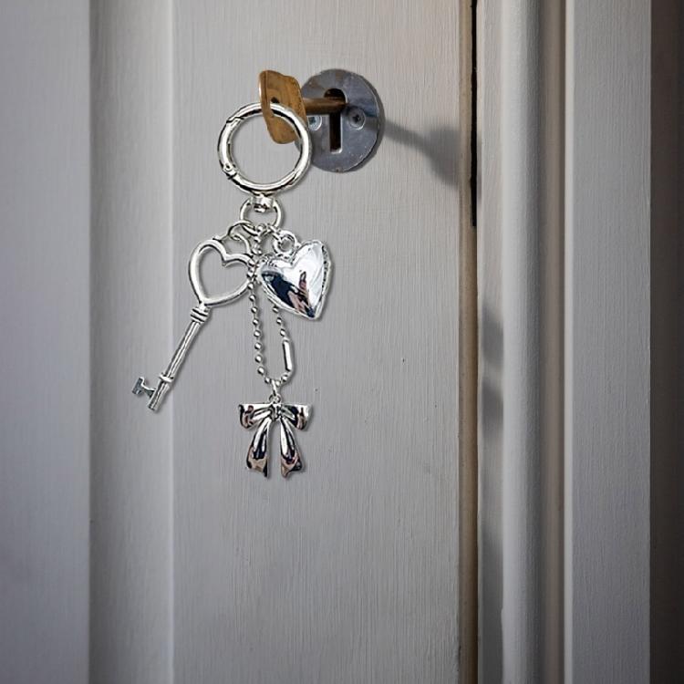 Love Keychain Heart Key Holder Love Key Pendant Metal Key Adornment Stylish Key Jewelry Alloy Texturte for Couples