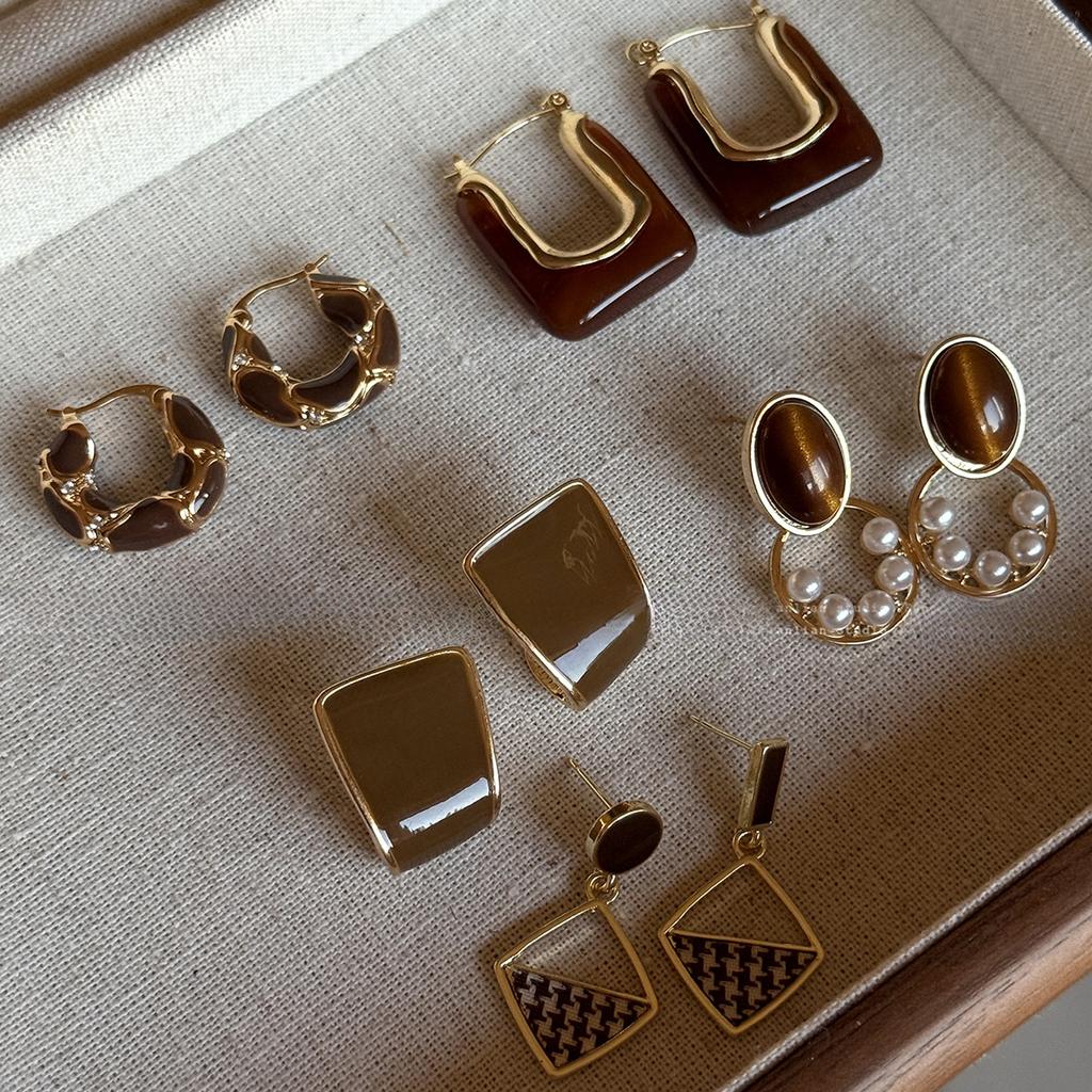 Silver Needle Retro Resin Geometric Round Oval Pendant Earrings Maillard Style Stud Earrings Niche Design Earrings Women